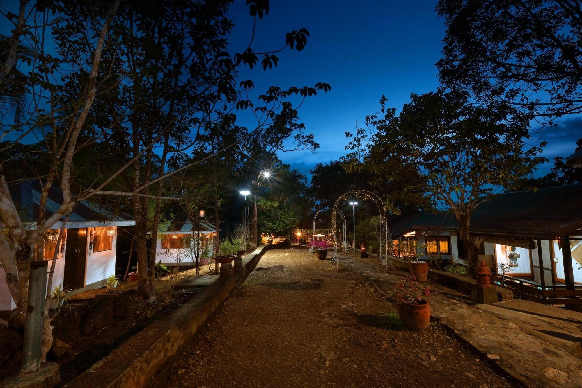 Villa Khadine Grand Vista Resort Coron Exterior photo