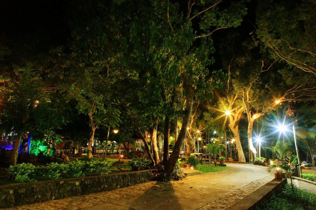 Villa Khadine Grand Vista Resort Coron Exterior photo